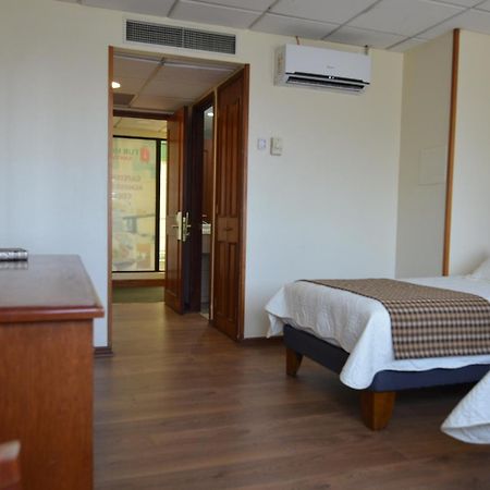Tur Hotel סנטיאגו מראה חיצוני תמונה
