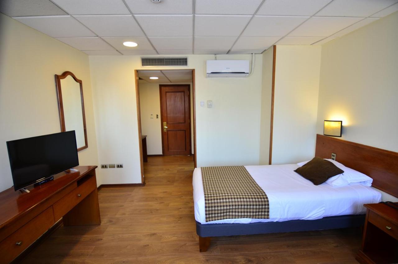 Tur Hotel סנטיאגו מראה חיצוני תמונה