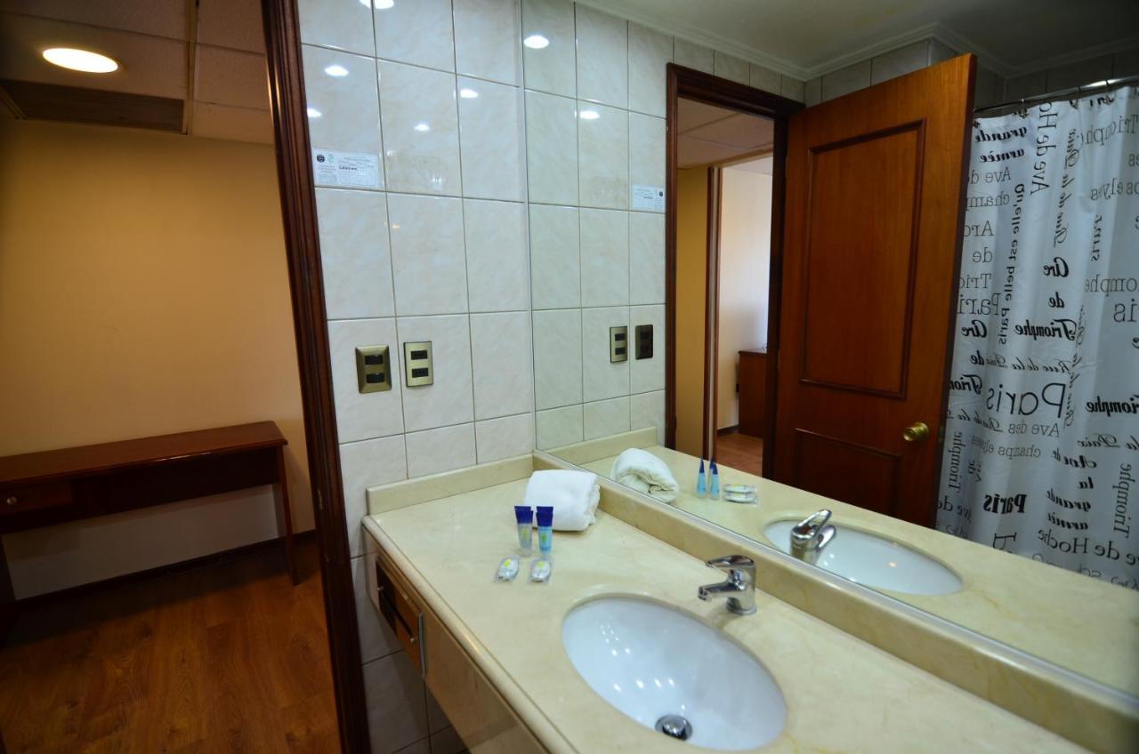 Tur Hotel סנטיאגו מראה חיצוני תמונה