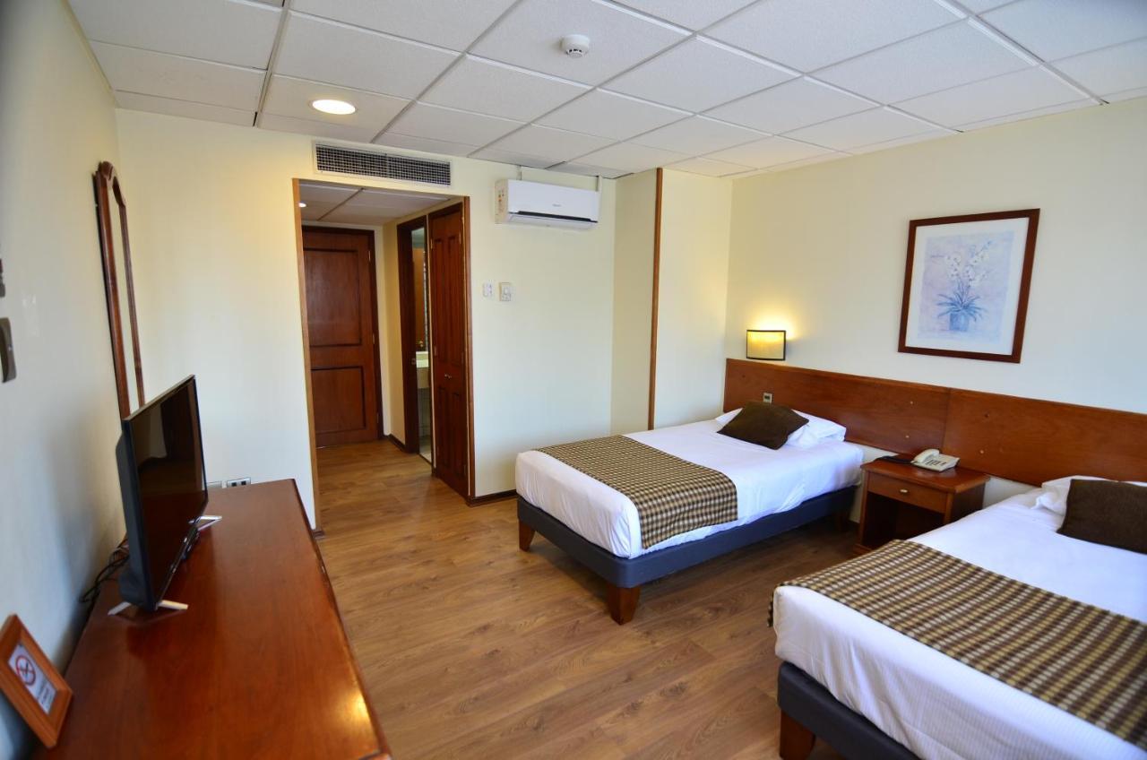 Tur Hotel סנטיאגו מראה חיצוני תמונה